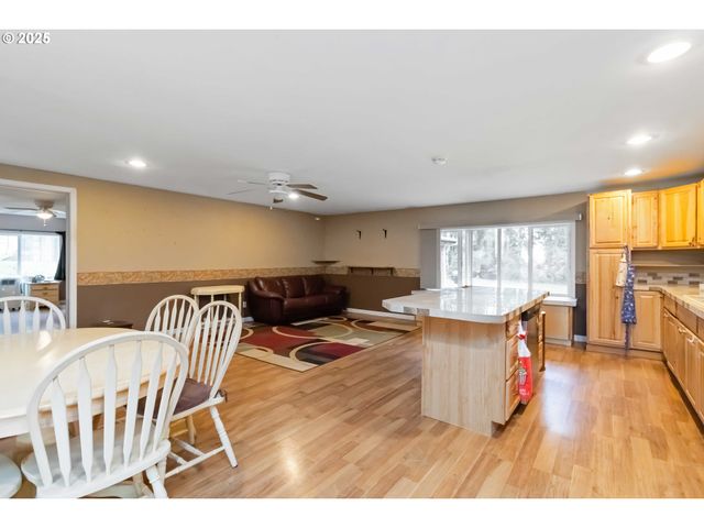 17833 Ne 209TH St, Battle Ground, WA 98604