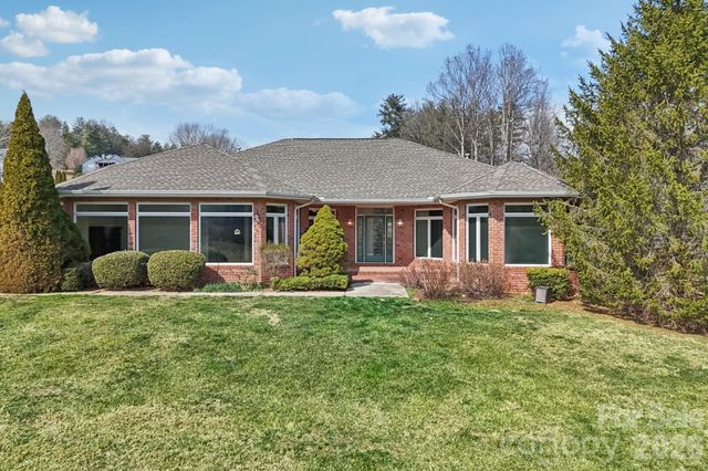 39 Beaumont Drive, Hendersonville, NC 28739