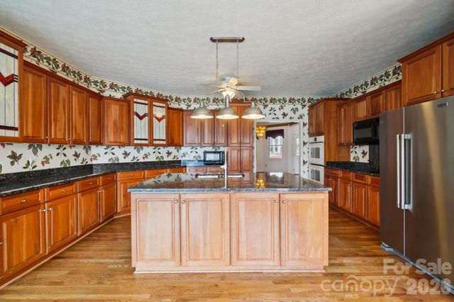 39 Beaumont Drive, Hendersonville, NC 28739