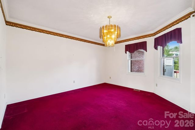 39 Beaumont Drive, Hendersonville, NC 28739