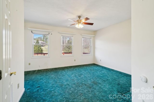 39 Beaumont Drive, Hendersonville, NC 28739