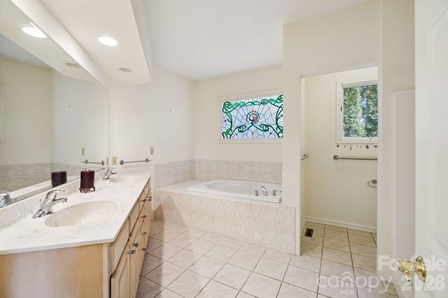 39 Beaumont Drive, Hendersonville, NC 28739