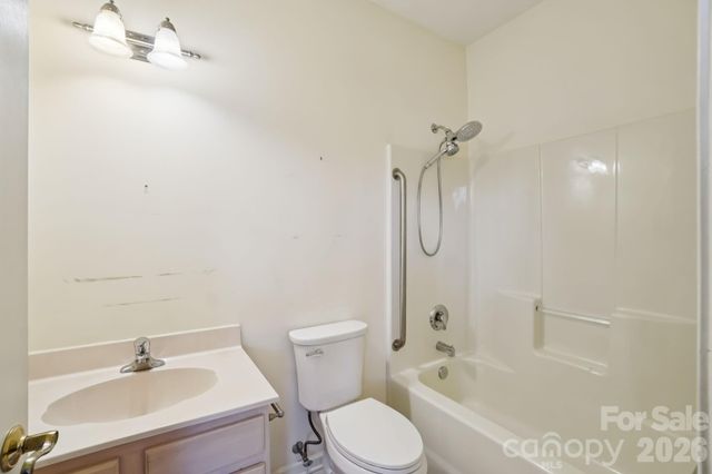 39 Beaumont Drive, Hendersonville, NC 28739