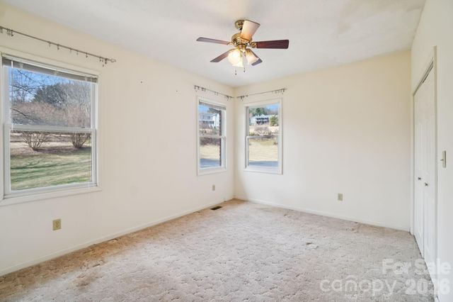 39 Beaumont Drive, Hendersonville, NC 28739