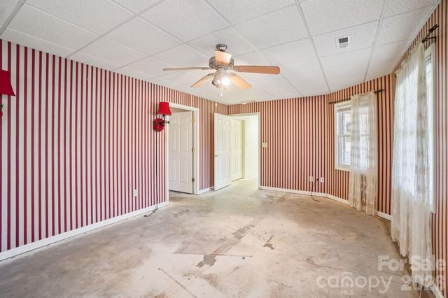 39 Beaumont Drive, Hendersonville, NC 28739