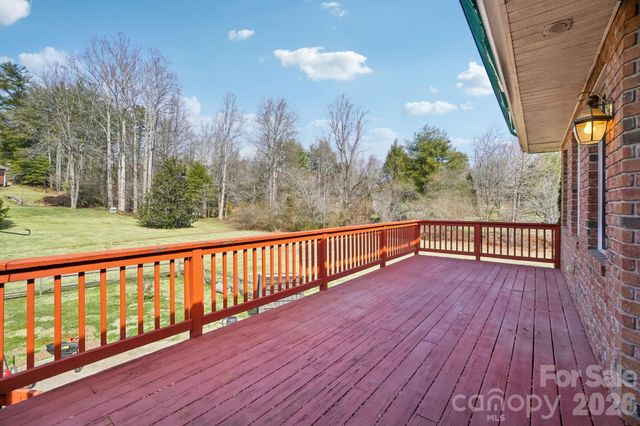 39 Beaumont Drive, Hendersonville, NC 28739