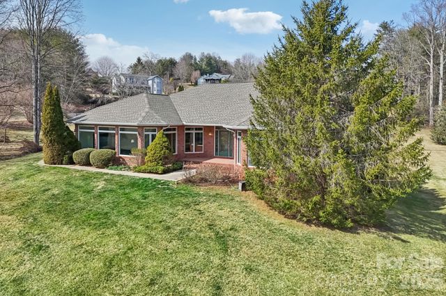 39 Beaumont Drive, Hendersonville, NC 28739