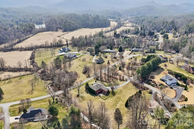 39 Beaumont Drive, Hendersonville, NC 28739