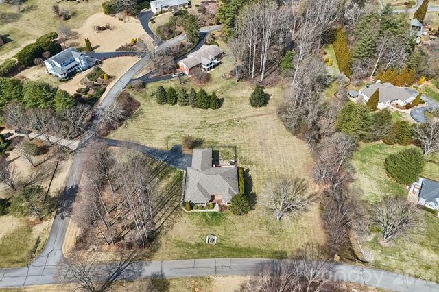 39 Beaumont Drive, Hendersonville, NC 28739