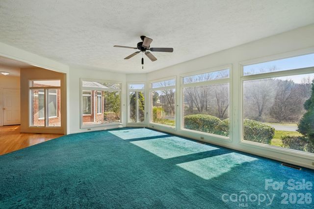 39 Beaumont Drive, Hendersonville, NC 28739