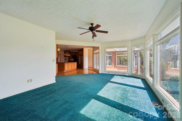 39 Beaumont Drive, Hendersonville, NC 28739