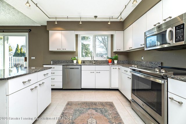 1510 Sand Point Drive, Lansing, MI 48917