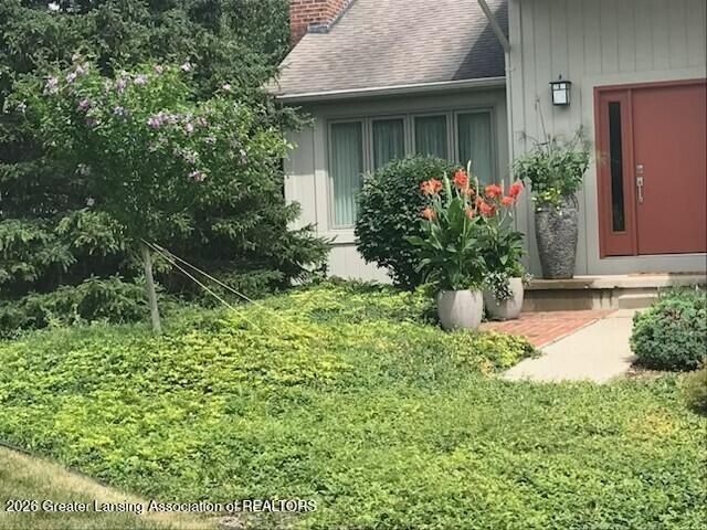 1510 Sand Point Drive, Lansing, MI 48917