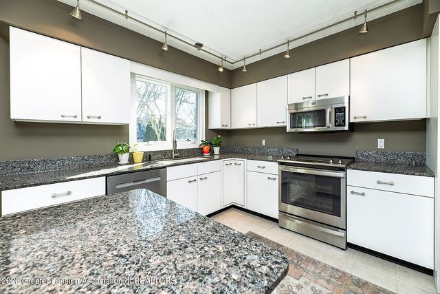 1510 Sand Point Drive, Lansing, MI 48917