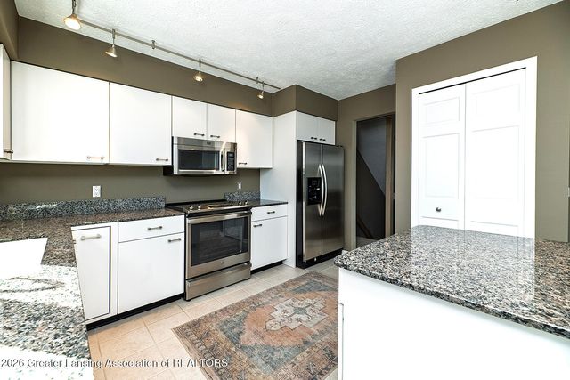 1510 Sand Point Drive, Lansing, MI 48917