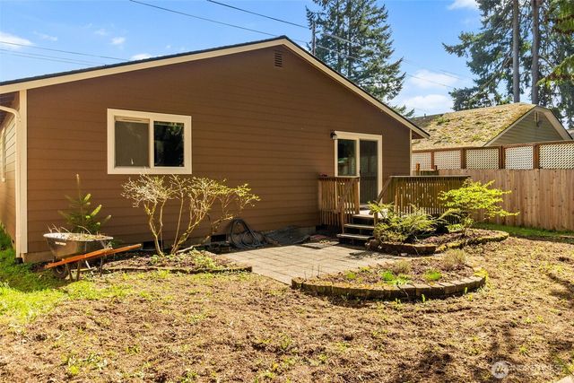 1621 Tullis Street NE, Olympia, WA 98506