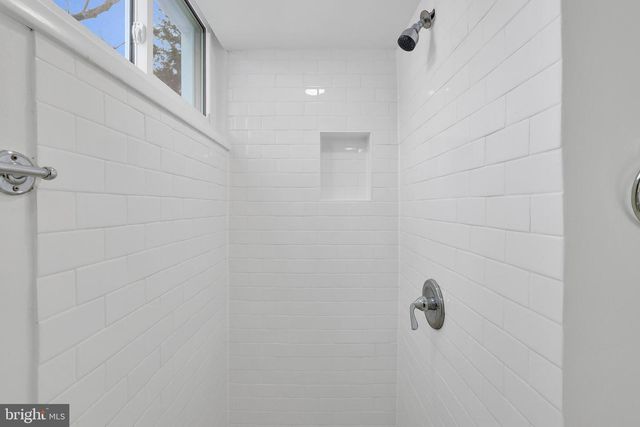 6718 OLD CHESTERBROOK RD, Mclean, VA 22101