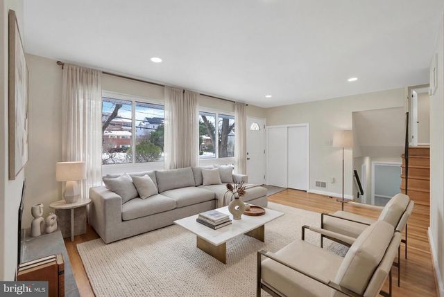 6718 OLD CHESTERBROOK RD, Mclean, VA 22101