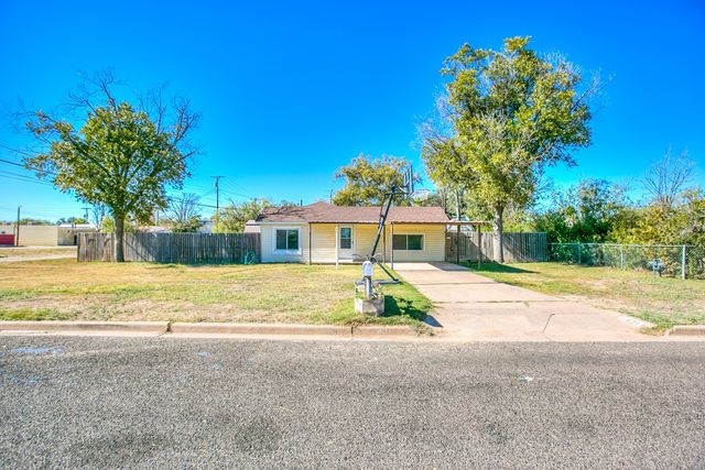 421 N Archer St, San Angelo, TX 76903