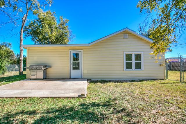 421 N Archer St, San Angelo, TX 76903