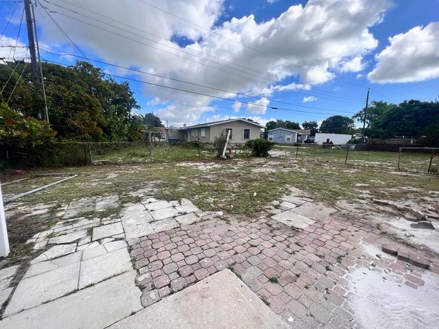 151 NE 17th Avenue, Boynton Beach, FL 33435