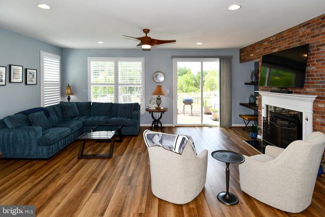 8193 MAUDE LN, Manassas, VA 20110