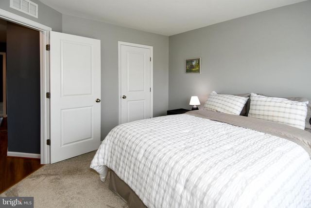 8193 MAUDE LN, Manassas, VA 20110