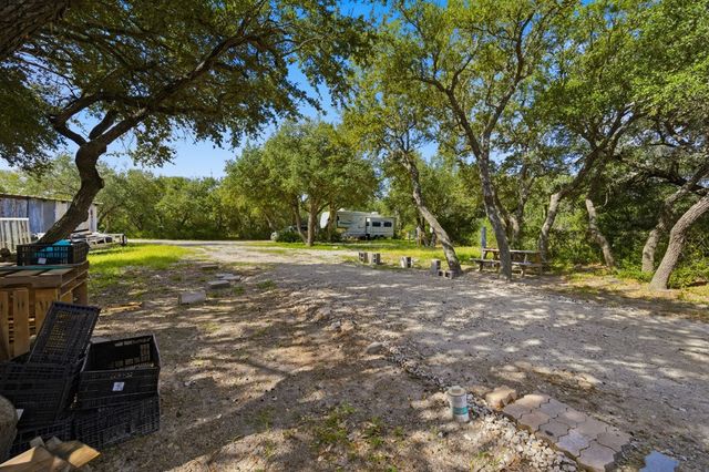 1003 Rowe St, Rockport, TX 78382