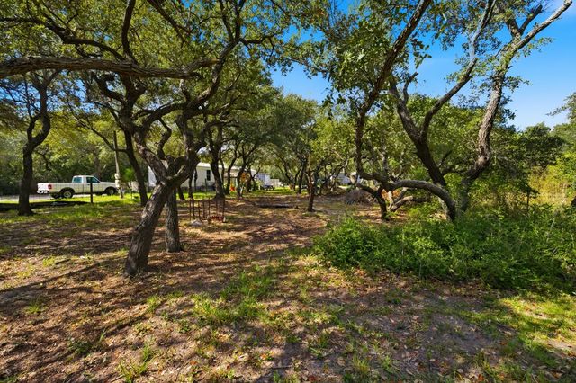 1003 Rowe St, Rockport, TX 78382