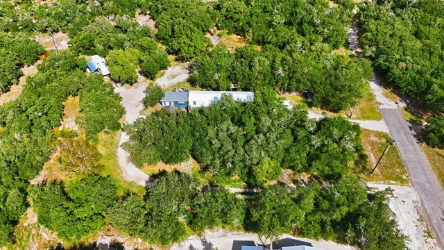 1003 Rowe St, Rockport, TX 78382