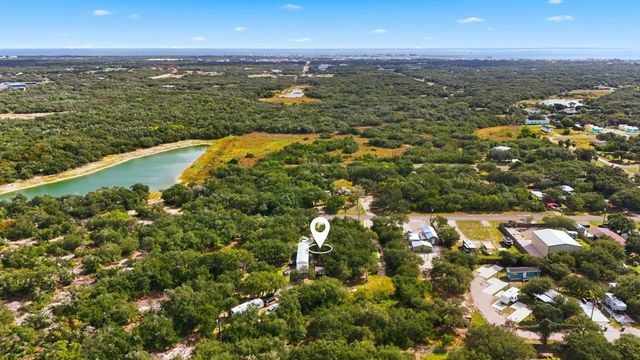 1003 Rowe St, Rockport, TX 78382