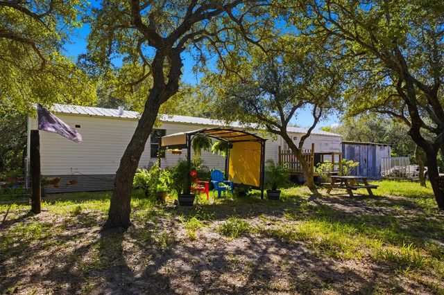 1003 Rowe St, Rockport, TX 78382