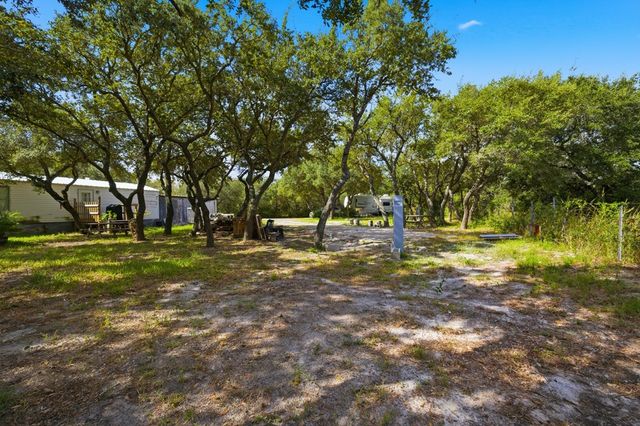 1003 Rowe St, Rockport, TX 78382