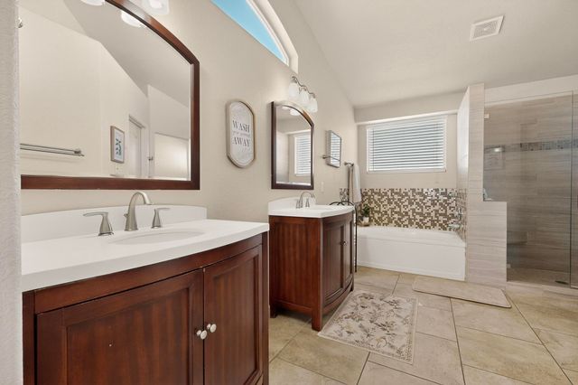 5925 Las Cadenas Road NW, Albuquerque, NM 87120