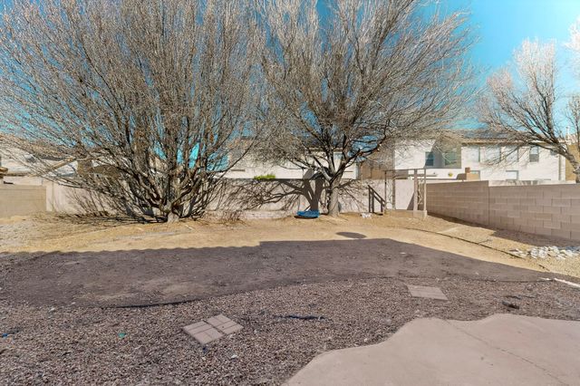 5925 Las Cadenas Road NW, Albuquerque, NM 87120