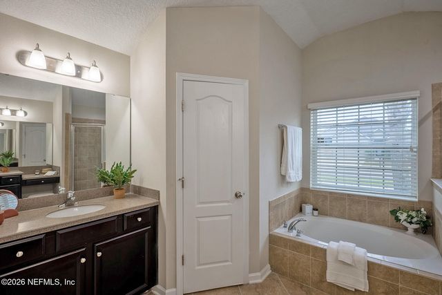 4311 SHERMAN HILLS Parkway, Jacksonville, FL 32210