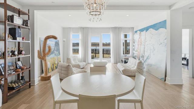 10 Shore Road 108, Glenwood Landing, NY 11547