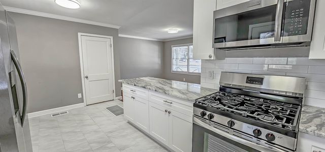 995 S WHITE STATION RD, Memphis, TN 38117