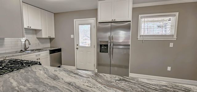 995 S WHITE STATION RD, Memphis, TN 38117