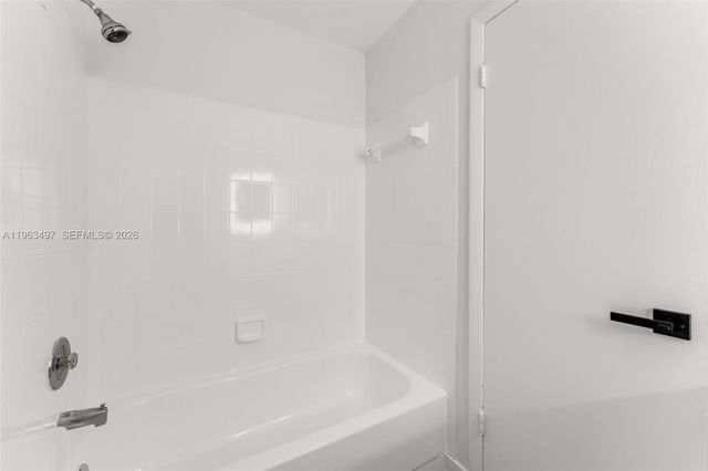 15430 SW 74th Cir Ct 506, Miami, FL 33193