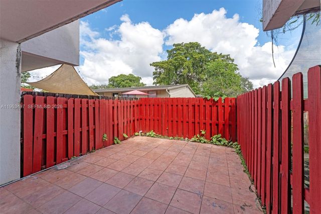 15430 SW 74th Cir Ct 506, Miami, FL 33193