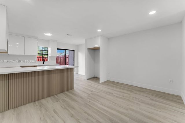 15430 SW 74th Cir Ct 506, Miami, FL 33193