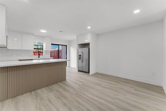 15430 SW 74th Cir Ct 506, Miami, FL 33193