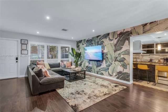 801 NW 24th St, Wilton Manors, FL 33311