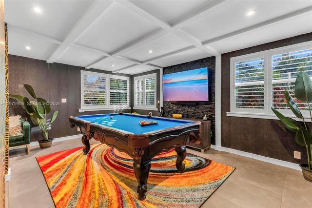 801 NW 24th St, Wilton Manors, FL 33311