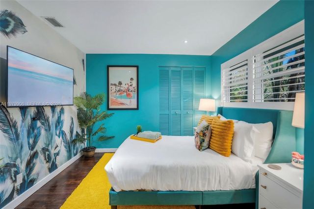 801 NW 24th St, Wilton Manors, FL 33311