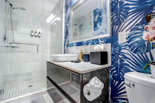 801 NW 24th St, Wilton Manors, FL 33311