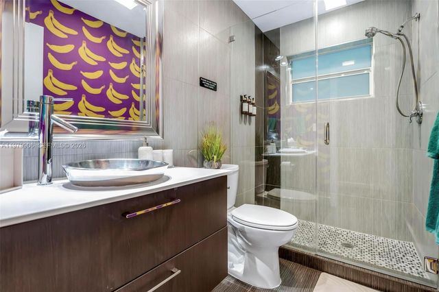 801 NW 24th St, Wilton Manors, FL 33311