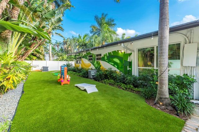 801 NW 24th St, Wilton Manors, FL 33311