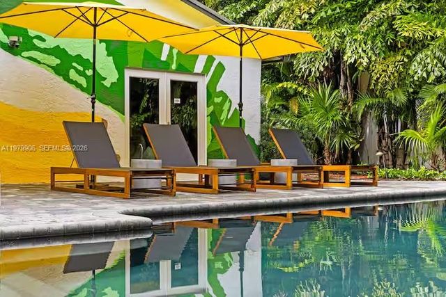 801 NW 24th St, Wilton Manors, FL 33311